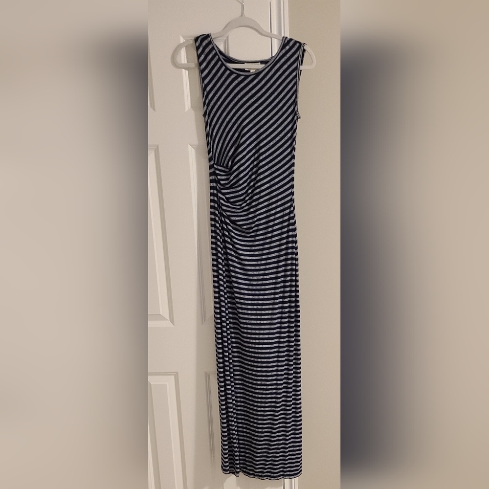 Women's sleevless maxi dress. Max Studio Speciatly Collection.  Size XS